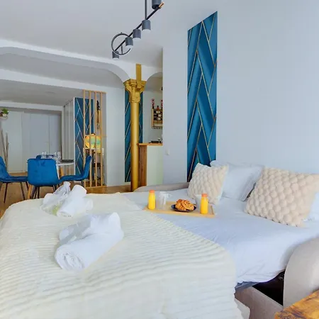 Bluestay 300 - Superb In * Paris